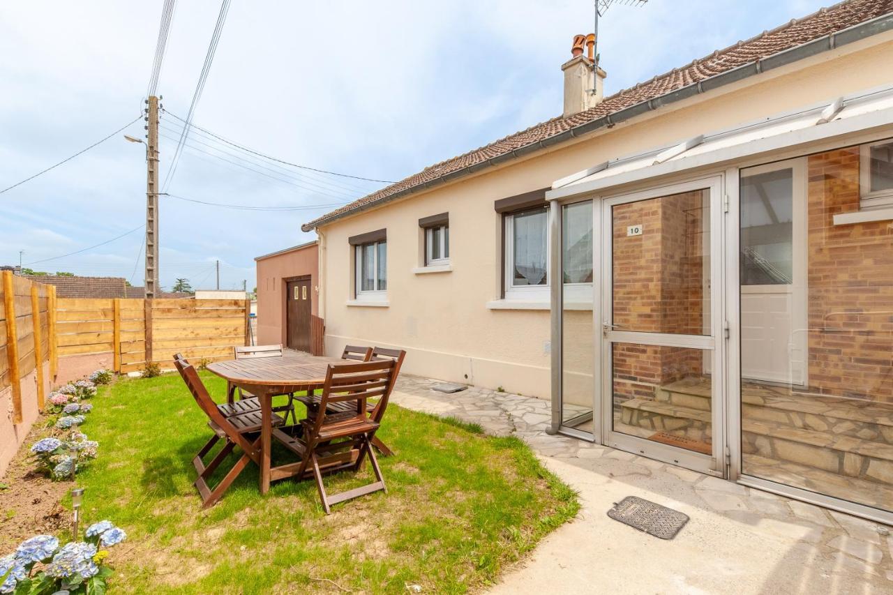 Gite Renardeau - Maison A Deux Pas Du Centre Ville Carentan Exterior photo